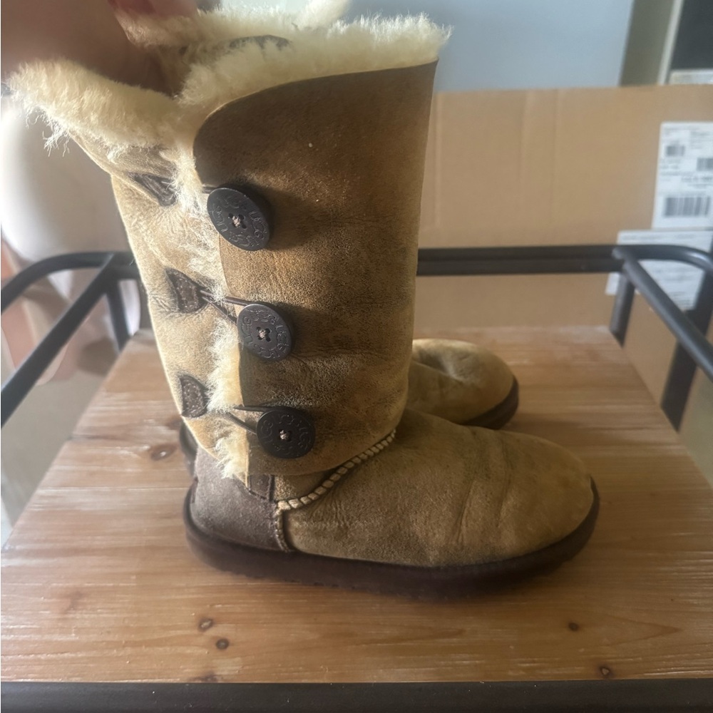 UGG Tan and Brown Shearling Boots UGG Australia boots Bailey Button Triplet